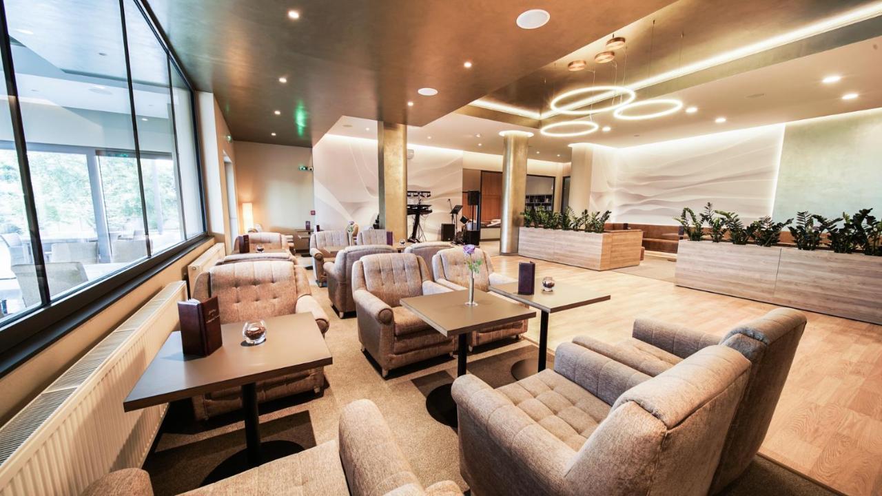 Maj Hotel Medical Wellness Piest'any Buitenkant foto