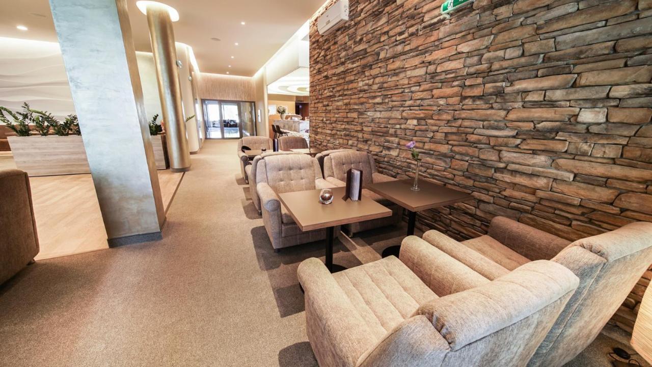 Maj Hotel Medical Wellness Piest'any Buitenkant foto