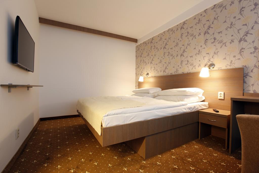 Maj Hotel Medical Wellness Piest'any Buitenkant foto