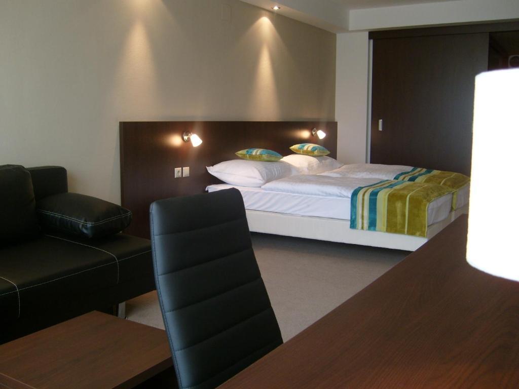 Maj Hotel Medical Wellness Piest'any Kamer foto